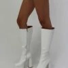 Princess Polly Grande Platform Boots White -Best Shoes Shop 0 modelinfo Kiana us2 554304bd a15d 42f9 ba2a 0a9ac940aaf6