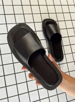 Princess Polly Camilo Slides Black