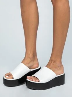 Princess Polly Britta Platform Heels White -Best Shoes Shop 1 97ce093c 50d4 494a bd5e 797f455f5dc7