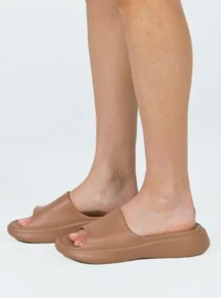 Princess Polly Havana Slides Choc Latte -Best Shoes Shop 2 01b6742c e4c4 43b8 a118 79f6a2f96c56