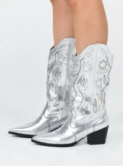 Princess Polly Rosewood Boots Silver -Best Shoes Shop 2 29d338de 14d5 4360 a209 ee4f4d77ee3e