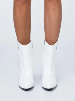 Princess Polly Eastside Boots White -Best Shoes Shop 2 7b9a83eb d64f 4a5e 84bf 3d3ef9a7e48b