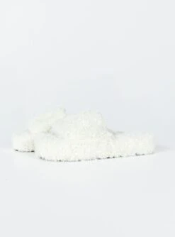 Princess Polly Payne Slippers White -Best Shoes Shop 2 84f13c96 864b 4625 b97e 4d06ad04ee5e