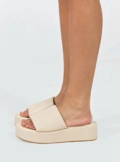 Satya Platform Sandals Cream -Best Shoes Shop 2 a626e28d 7940 456e 8e44 6f0de25a7083