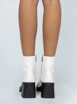 Princess Polly Halo Boots White -Best Shoes Shop 3 0cfa3e54 1dbe 4255 8381 7b8a469a5cba