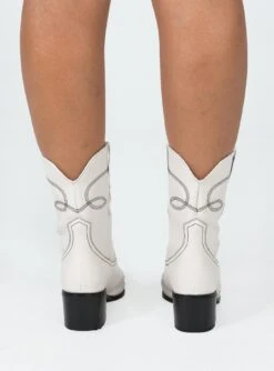 Princess Polly Carinne Boots White -Best Shoes Shop 3 ae4cb8f6 dd6f 4f68 996c 3d1e29c07926