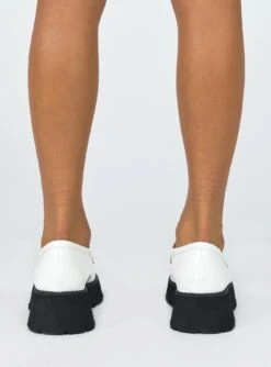 Princess Polly Riley Loafer Patent White -Best Shoes Shop 3 b36bf761 9f48 4db3 9114 f838015bc343