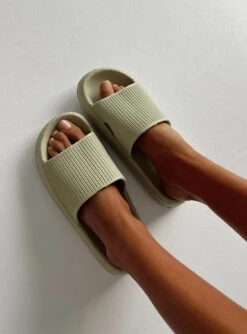 Princess Polly Benito Slides Green -Best Shoes Shop 4 c0a72cbe 7b37 471f 85e2 5463e27d18fa